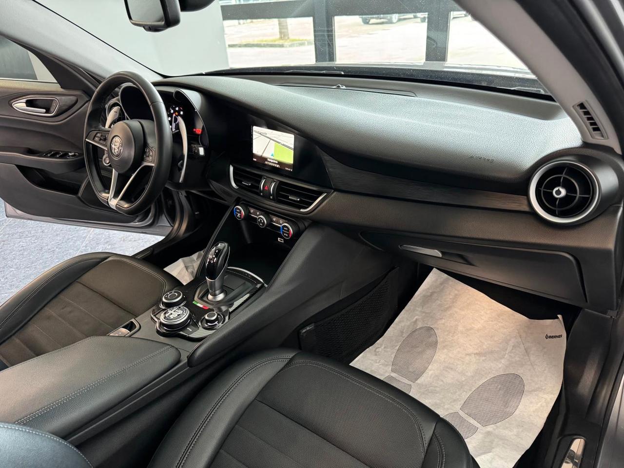 Alfa Romeo Giulia 2.2 T Diesel At8 180cv Super Navi Paddle Full