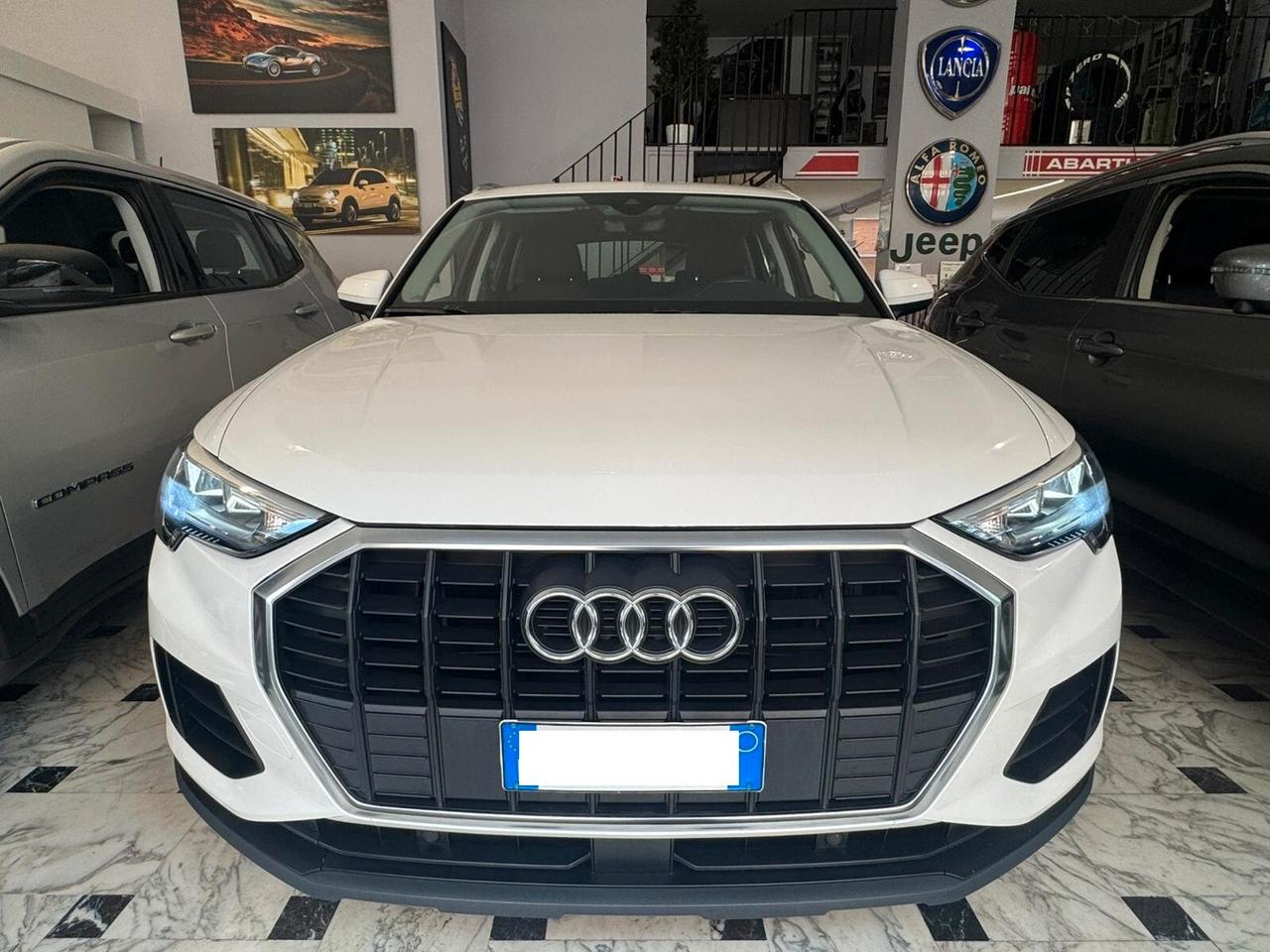 Audi Q3 35 TFSI Business/pari al nuovo/fari Led/cruise control adattivo