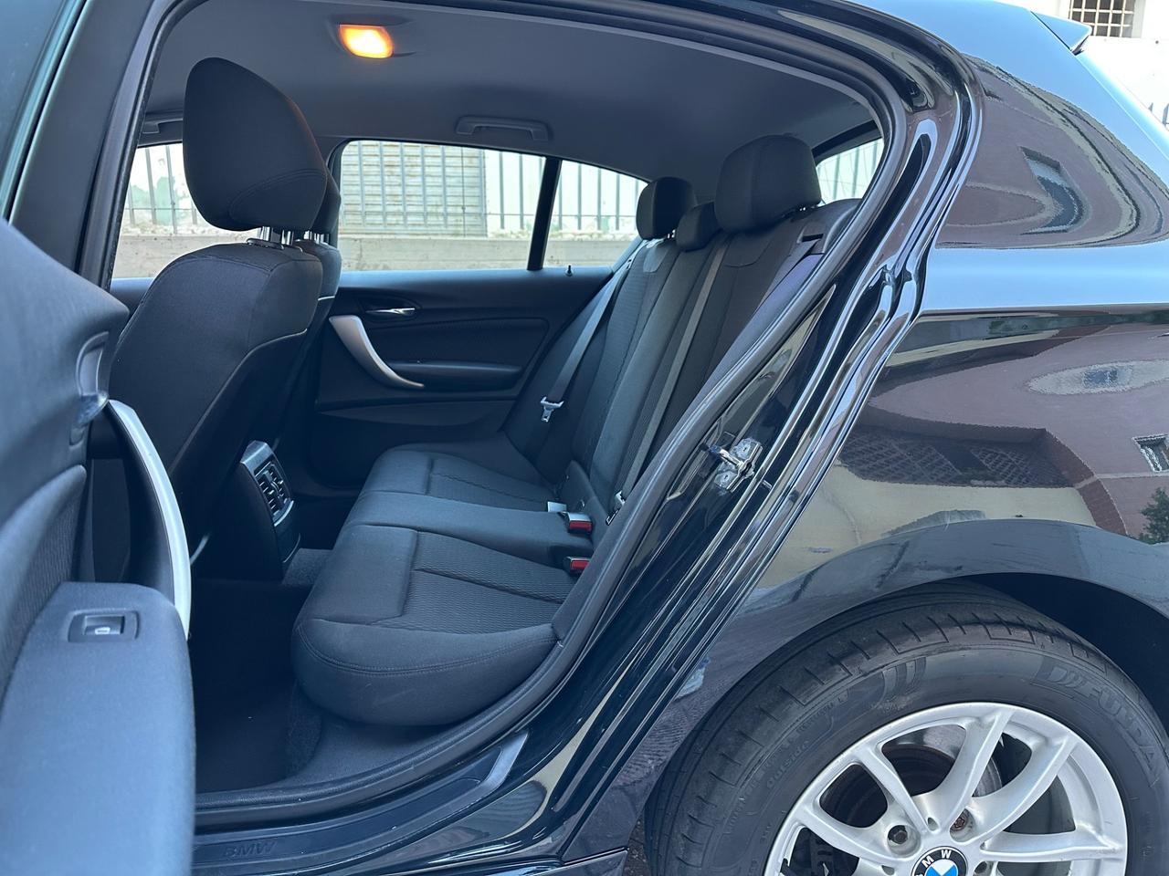 Bmw 118 118d 5p. Urban