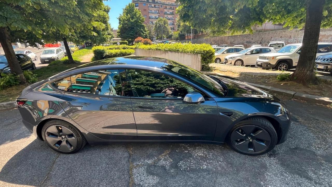 Tesla Model 3 RWD