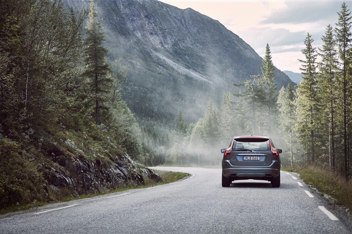 VOLVO XC60 II 2018 - XC60 2.0 b4 Business Plus awd geartronic my20