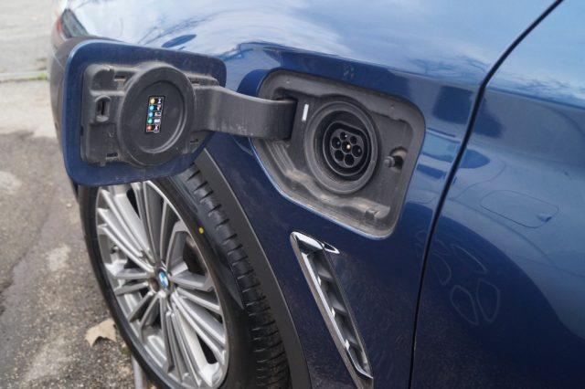 BMW X3 xDrive30e Luxury Line