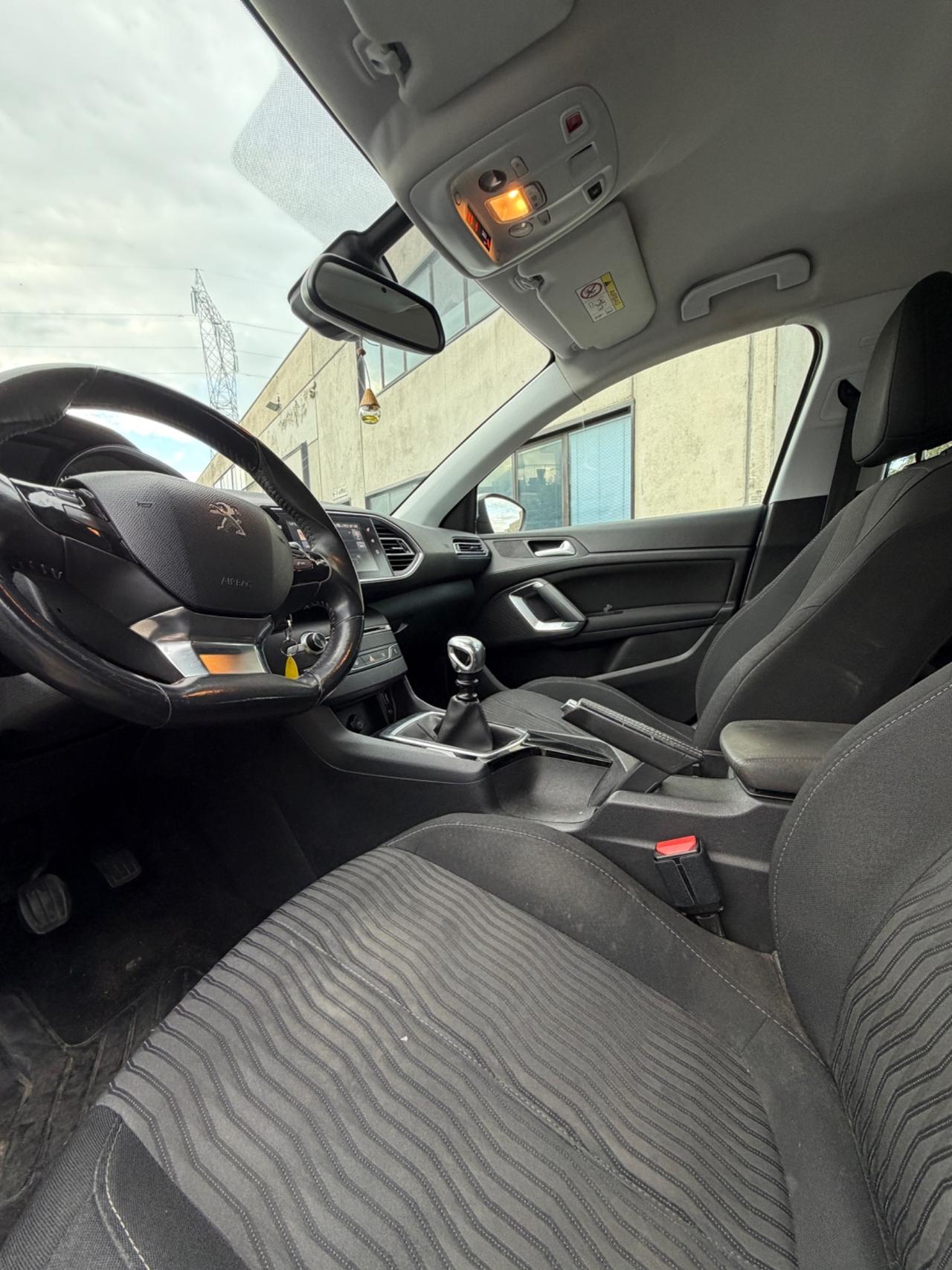 Peugeot 308 BlueHDi 120 S&S EAT6 SW Active