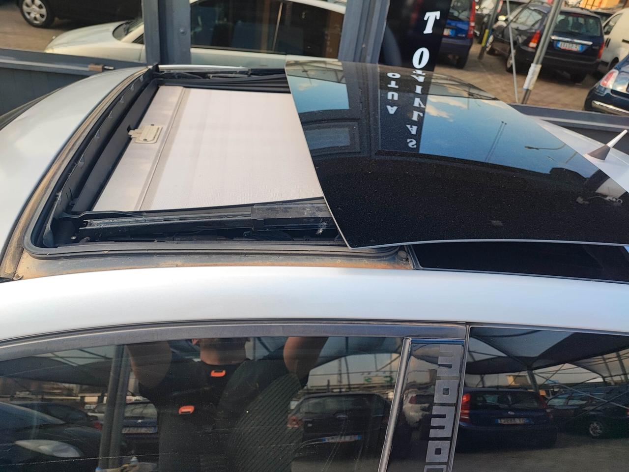 Lancia Ypsilon 1.4 16V MomoDesign