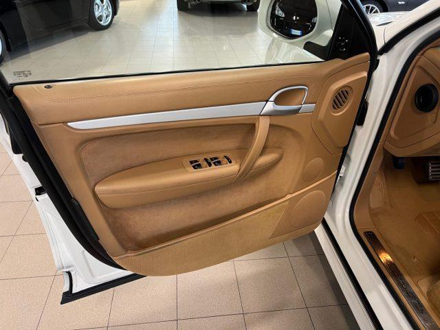 PORSCHE Cayenne GTS 4.8 405CV BIANCA & BEIGE ! SERVICE PORSCHE !