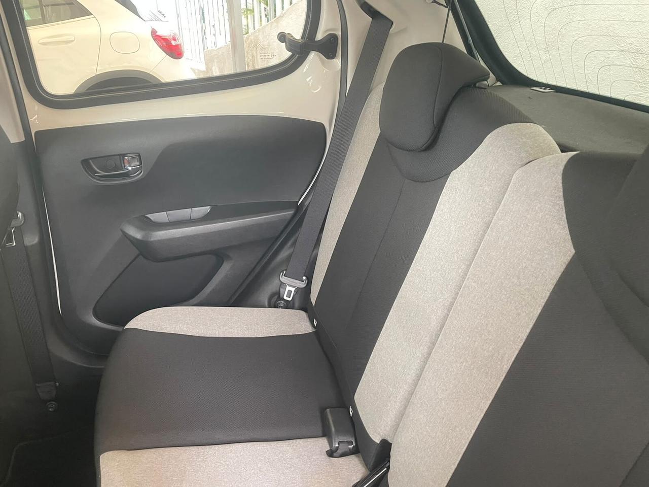 Citroen C1 PureTech 82 5 porte Shine