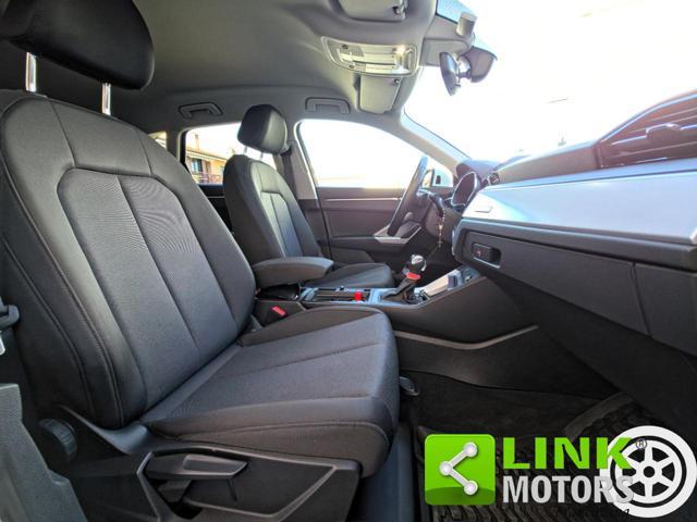 AUDI Q3 35 TDI S tronic Identity Black Business Advantage