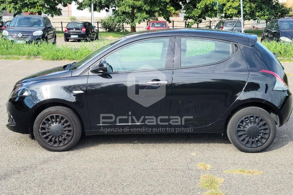 LANCIA Ypsilon 1.0 FireFly 5 porte S&S Hybrid Ecochic Silver