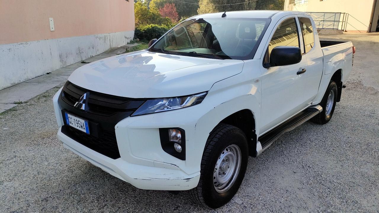 Mitsubishi L200 2.3 TD Pick up 4x4 Iva compresa