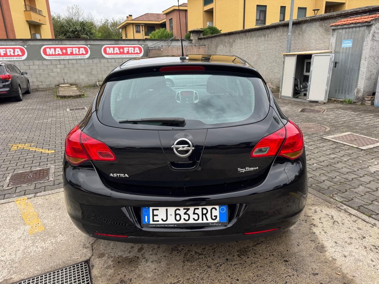 Opel Astra 1.6 115CV 5 porte Cosmo