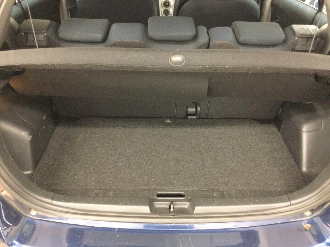 Toyota Yaris 1.3 5 porte Luna