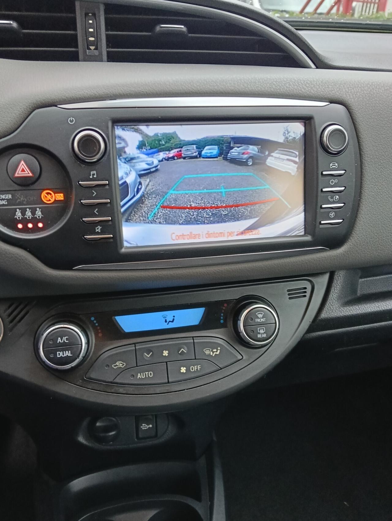 Toyota Yaris 1.5 Hybrid Business(prezzo reale)