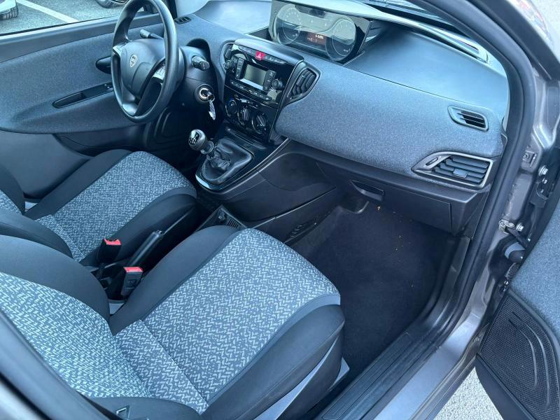 Lancia Ypsilon 5 Porte 1.0 hybrid Gold s&s 70cv ADATTA NEOPATENTATI