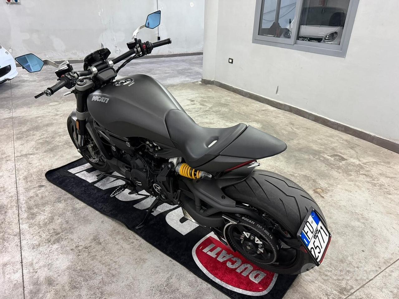 Ducati Xdiavel Dark carbon 2023 uni pro