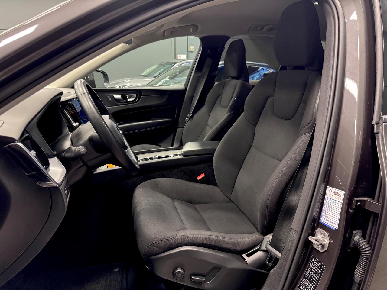 Volvo XC 60 XC60 B4 (d) AWD automatico Business