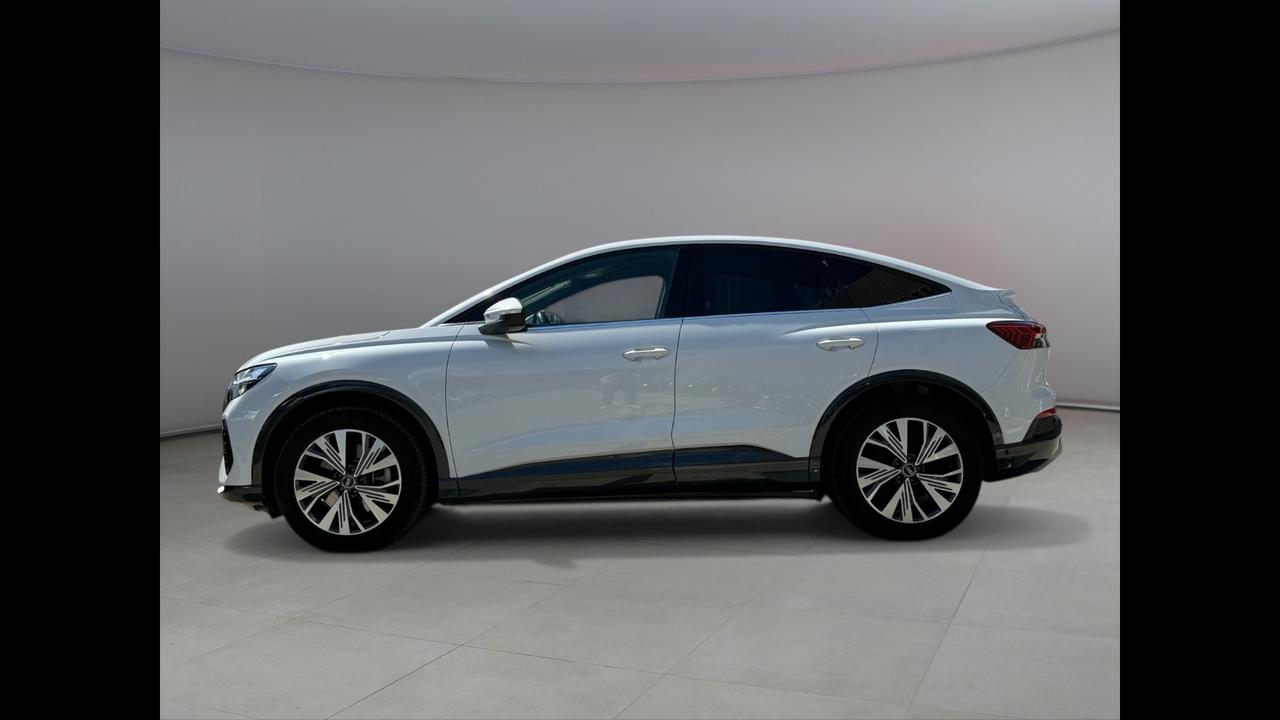 AUDI Q4 e-tron - Q4 Sportback e-tron 40 Business Advanced