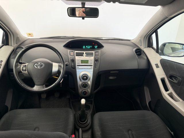 TOYOTA Yaris 1.0 5 porte Sol