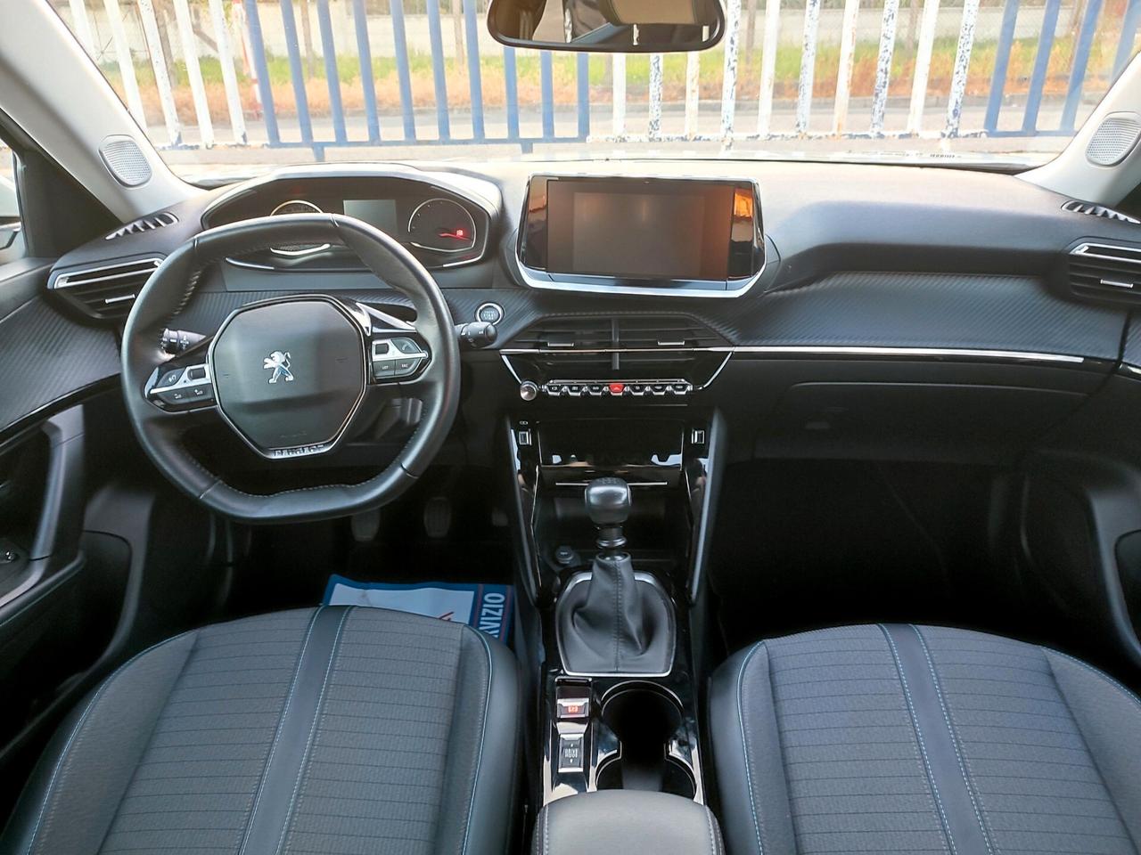 Peugeot 2008 1.2 bz Allure con 25.000 chilometri