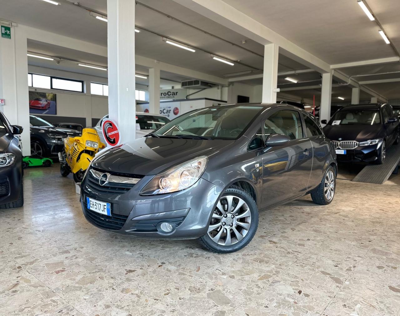 Opel Corsa 1.2 3 porte Club 06/2011 Euro 5