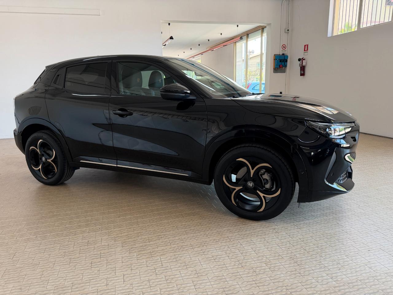 Alfa Romeo Junior 1.2 145 CV Hybrid eDCT6 Q4 Intensa Km 800 Nero Tortona 4X4