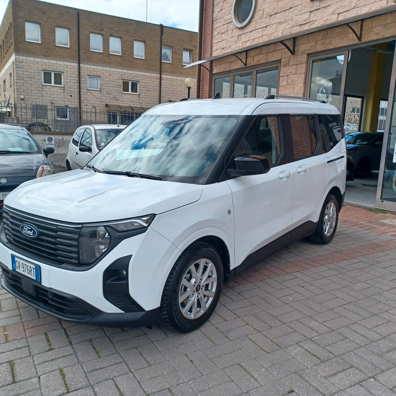 NUOVA 18000KM FORD TOURNEO 1.0 AUTOMATICO