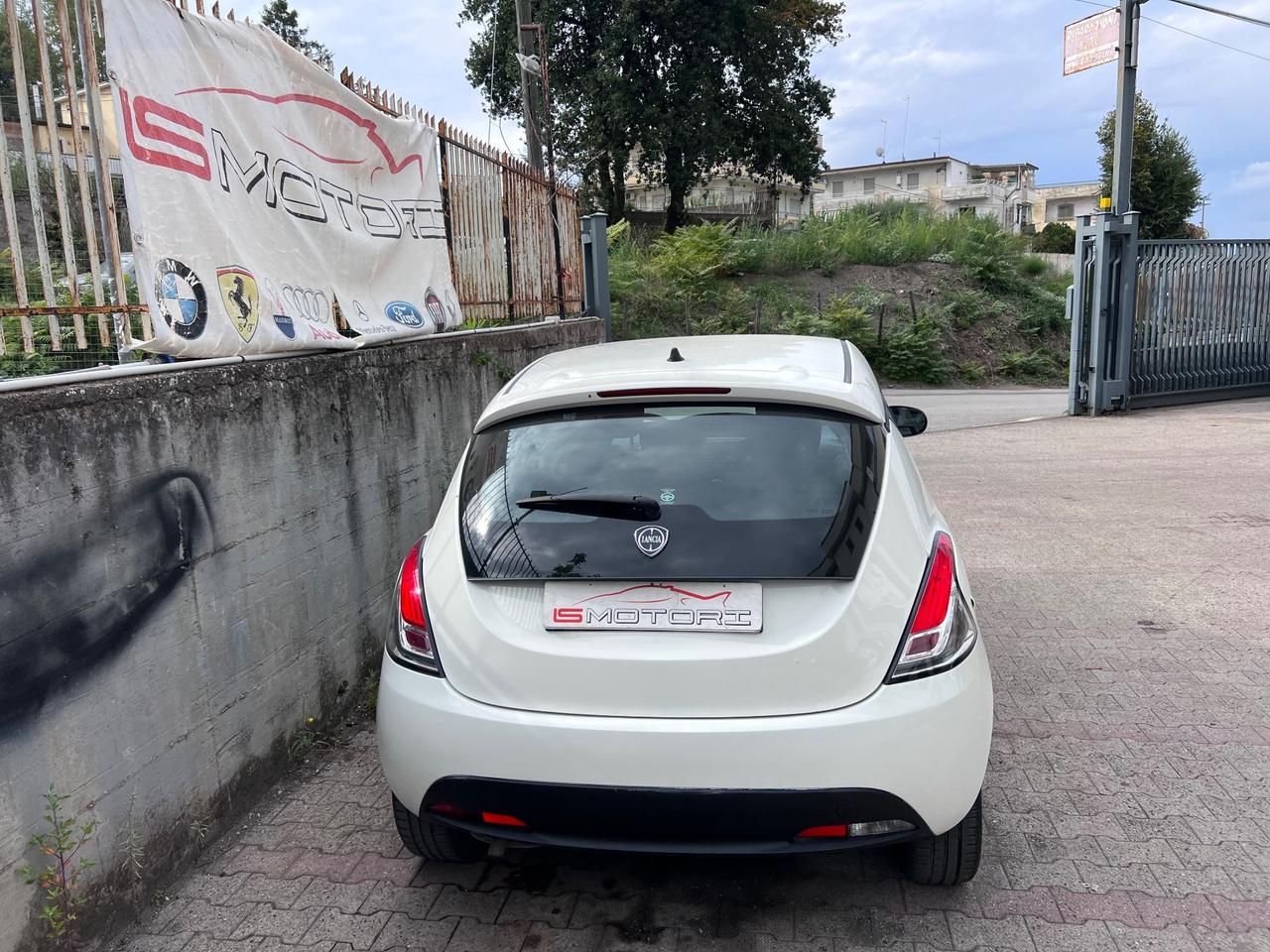 Lancia Ypsilon 1.2 69 CV 5 porte S&S Gold+Blockshaft