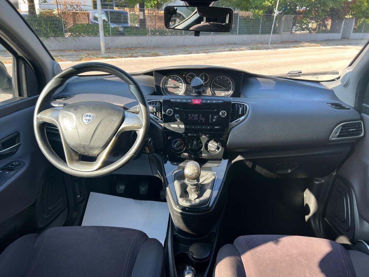 Lancia Ypsilon 0.9 TwinAir 85 CV 5 porte Metano Ecochic Elefantino