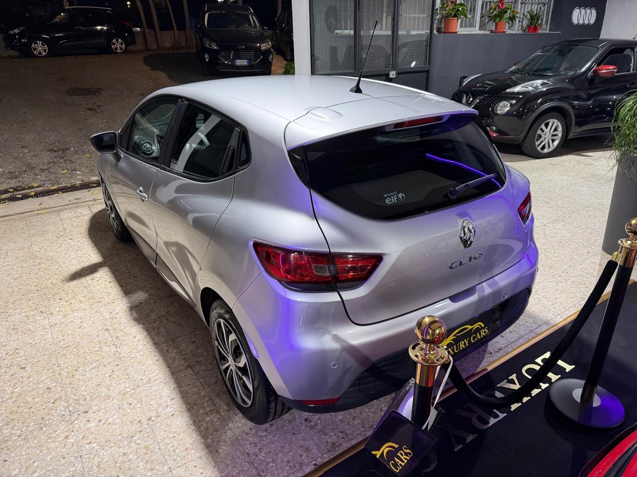 Renault Clio 1.2 75CV 5 porte Neopatentati