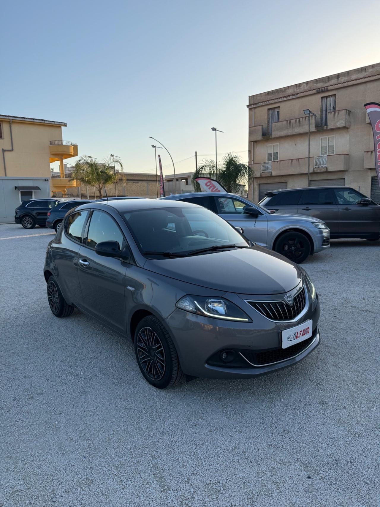 Lancia Ypsilon 1.0 FireFly 5 porte S&S Hybrid Gold