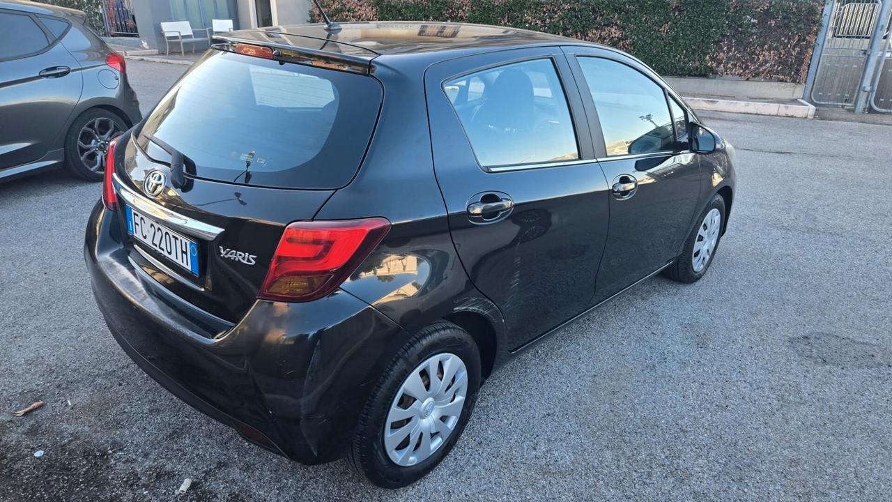 Toyota Yaris 1.0 5 porte Business