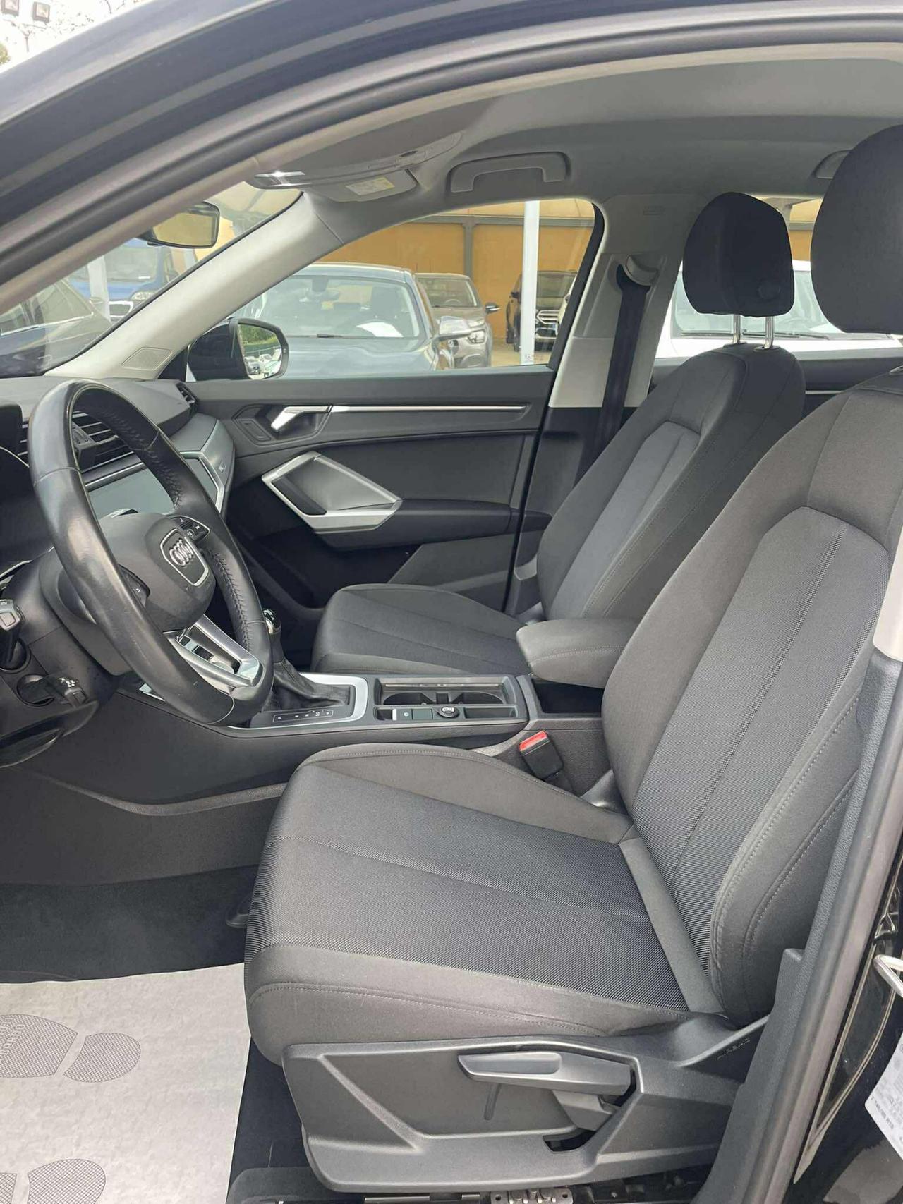 Audi Q3 35 TDI S tronic Business