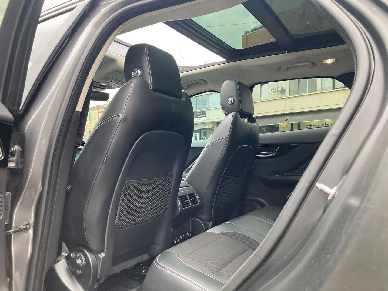 Jaguar F-Pace 2.0 20d Turbo R- #8436