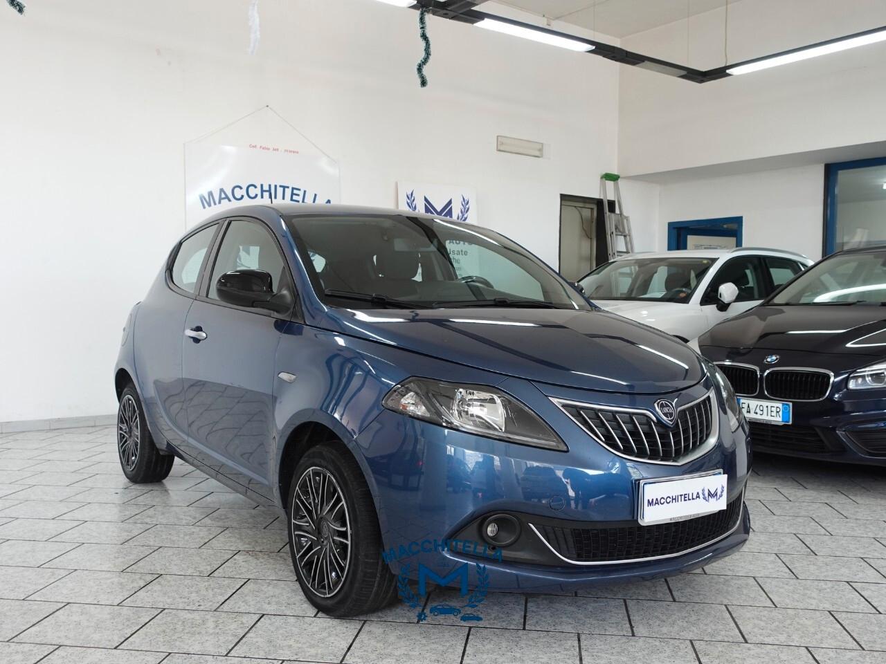 Lancia Ypsilon 1.0 FireFly 5 porte S&S Hybrid Ecochic Silver