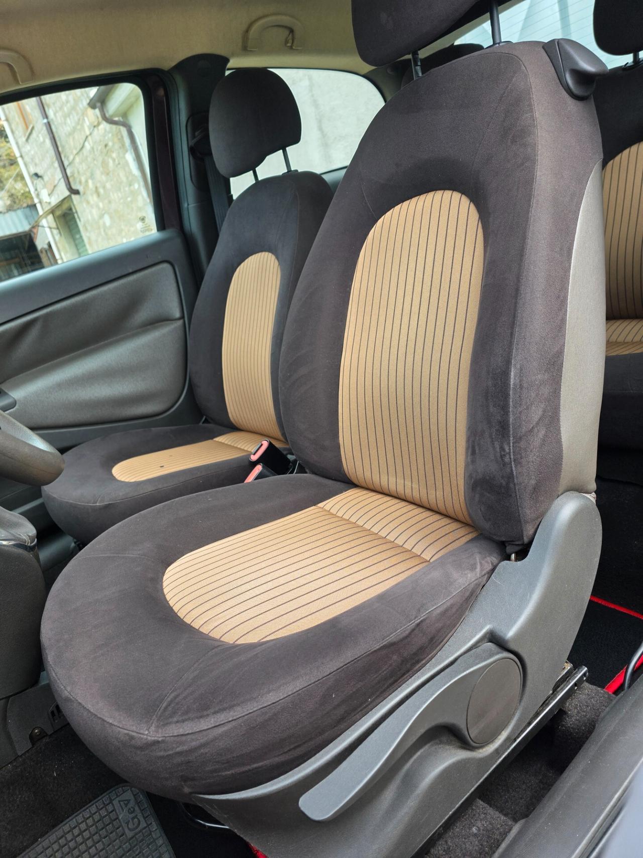 Lancia Ypsilon 1.2 Platino