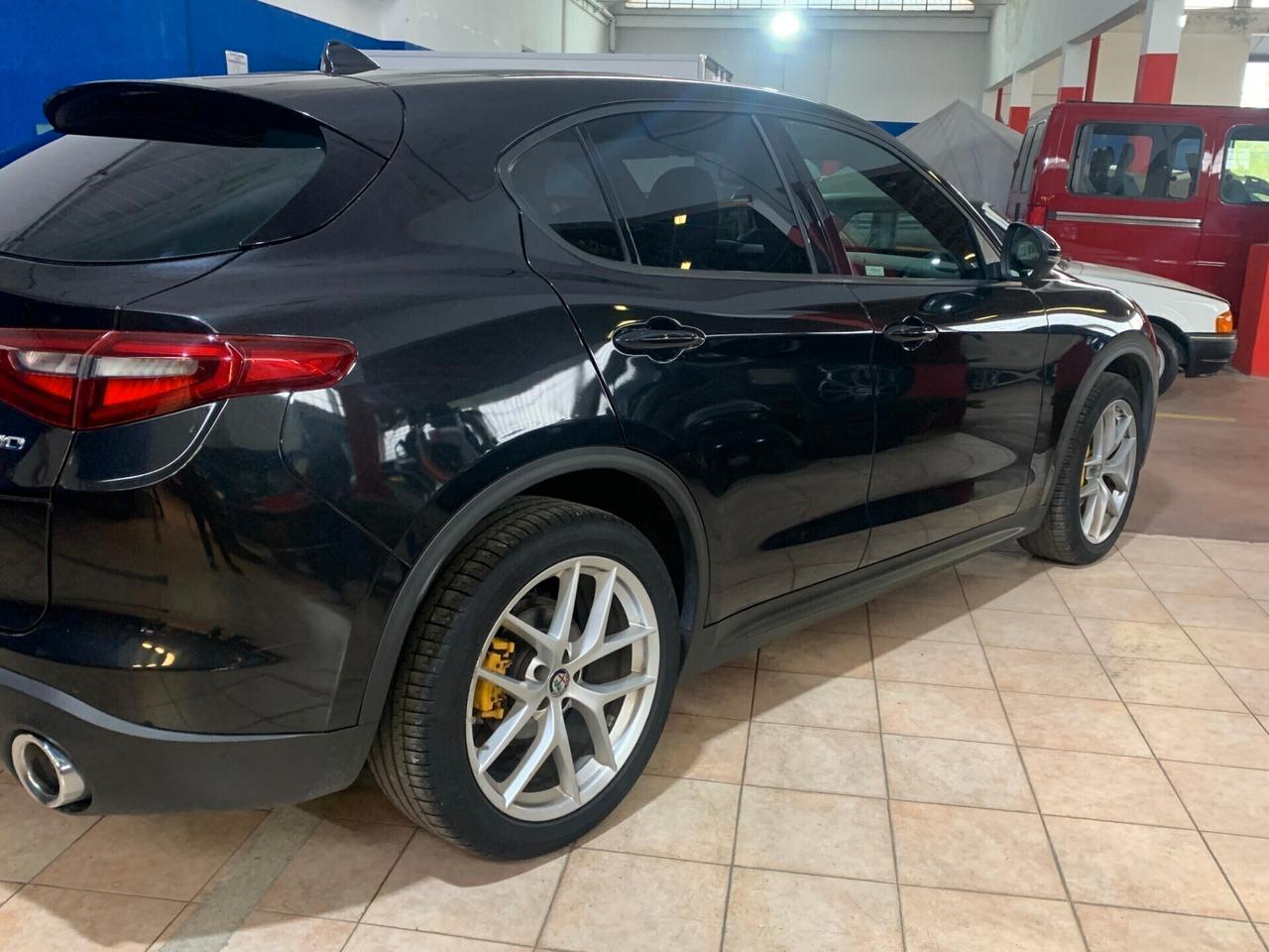 Alfa Romeo Stelvio 2.2 Turbodiesel 210 CV AT8 Q4 Executive