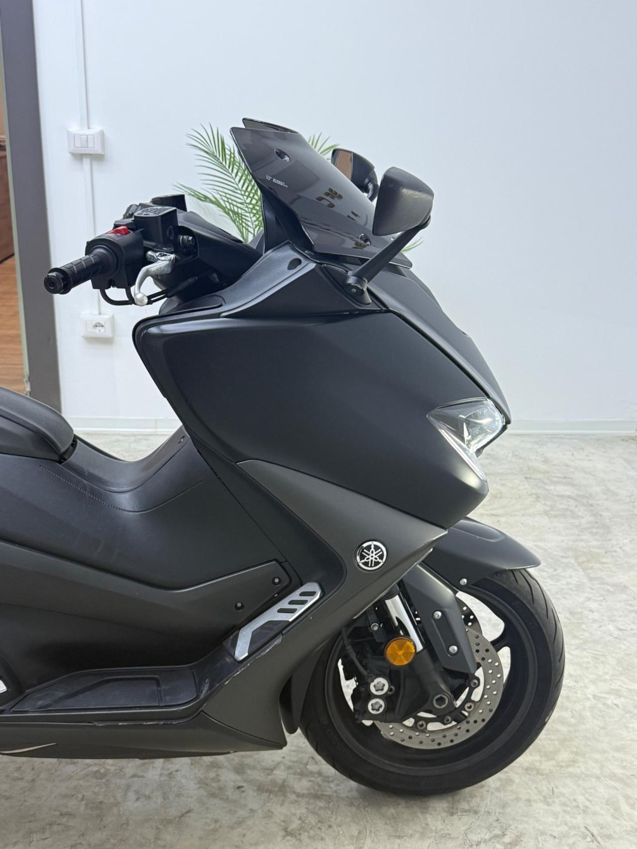 Yamaha TMAX 560