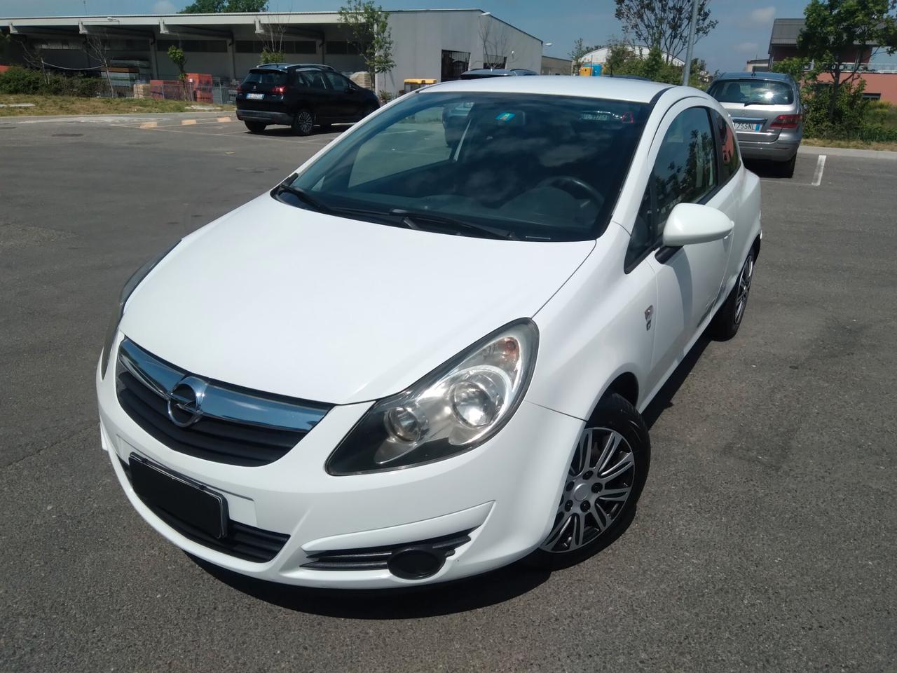 Opel Corsa 1.2 80CV 3 porte GPL-TECH Club x neopatentati