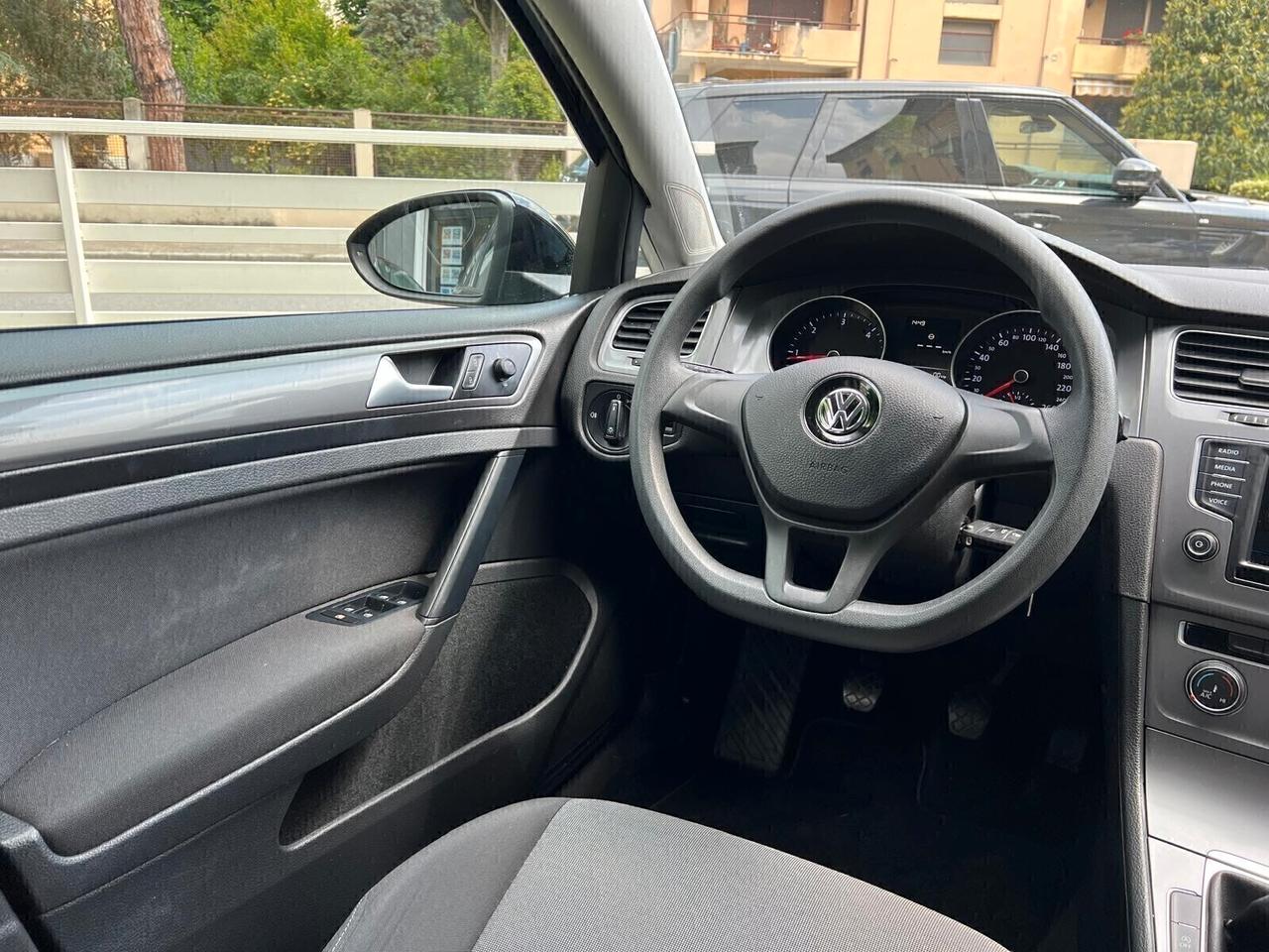 VW GOLF 1.6 TDI 90cv BlueMotion TECH. NEOPATENTATI