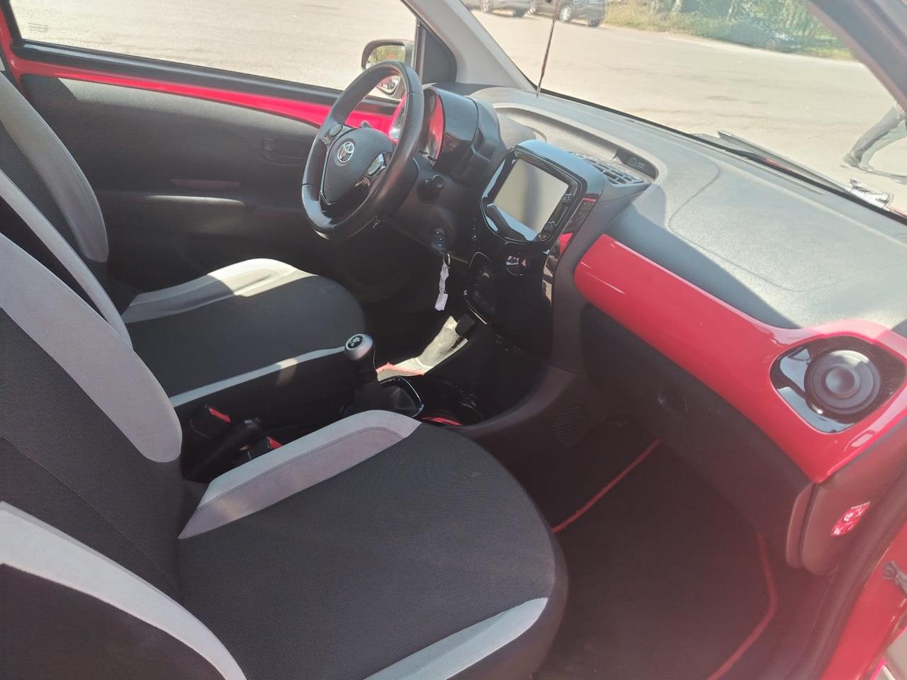 Toyota Aygo 1.0 VVT-i 69 CV 5 porte x-play