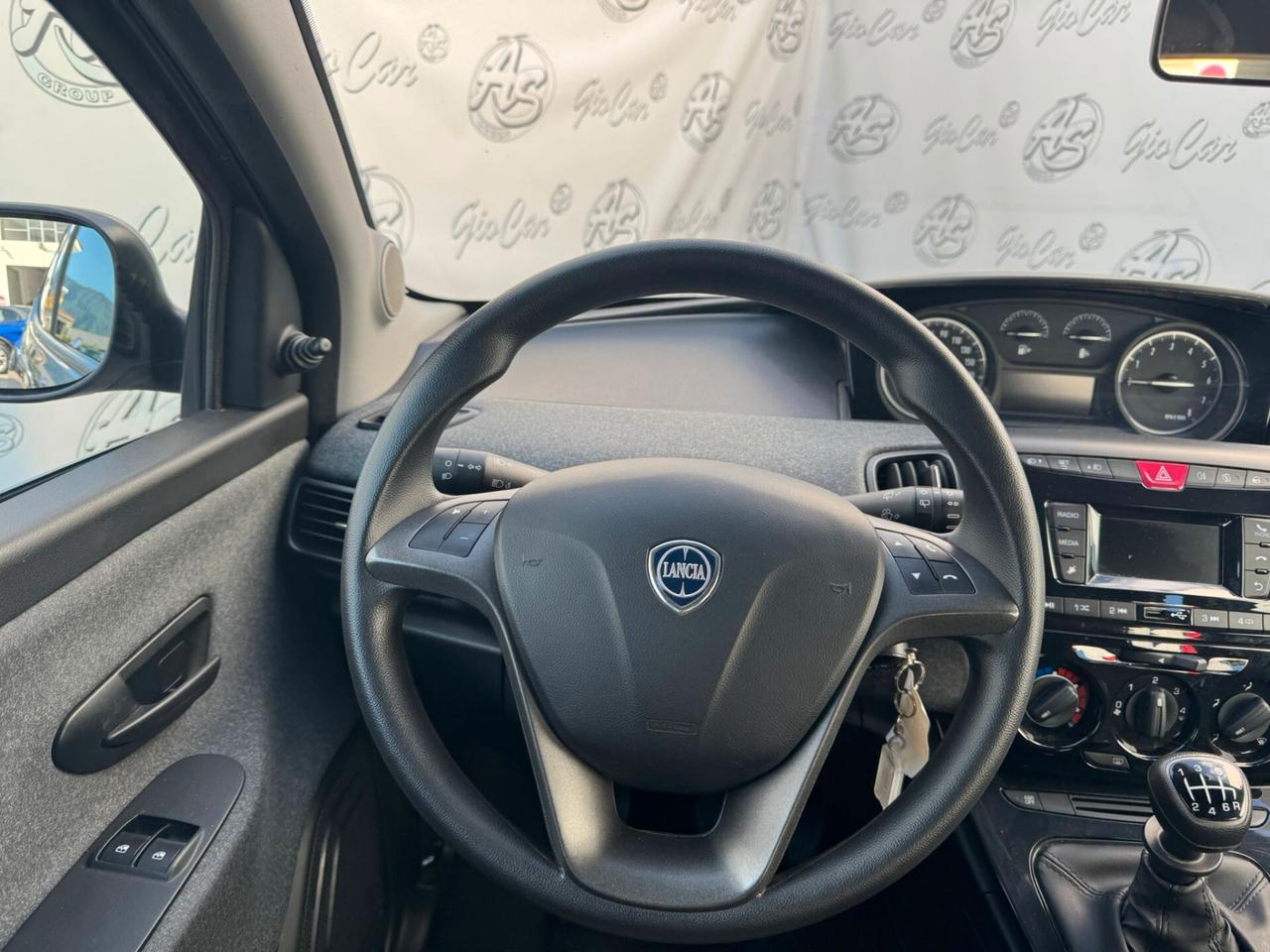 Lancia Ypsilon 1.0 FireFly 70cv Hybrid Silver