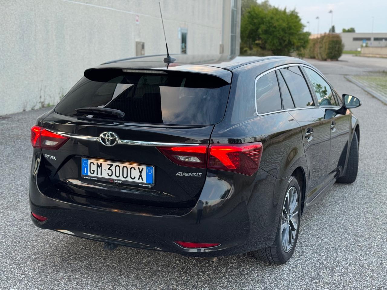 Toyota Avensis 2.0d 143cv Edition-S Euro 6B