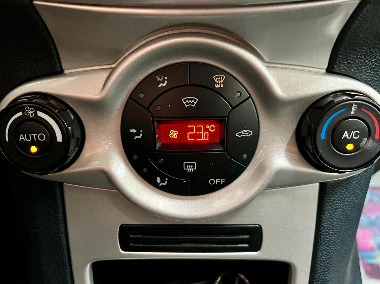 Ford Fiesta 1.4 TDCi 70cv Titanium 2011