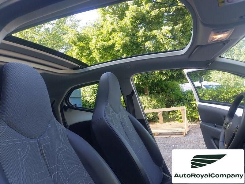 Toyota Aygo 1.0 VVT-i x-wave km 11600