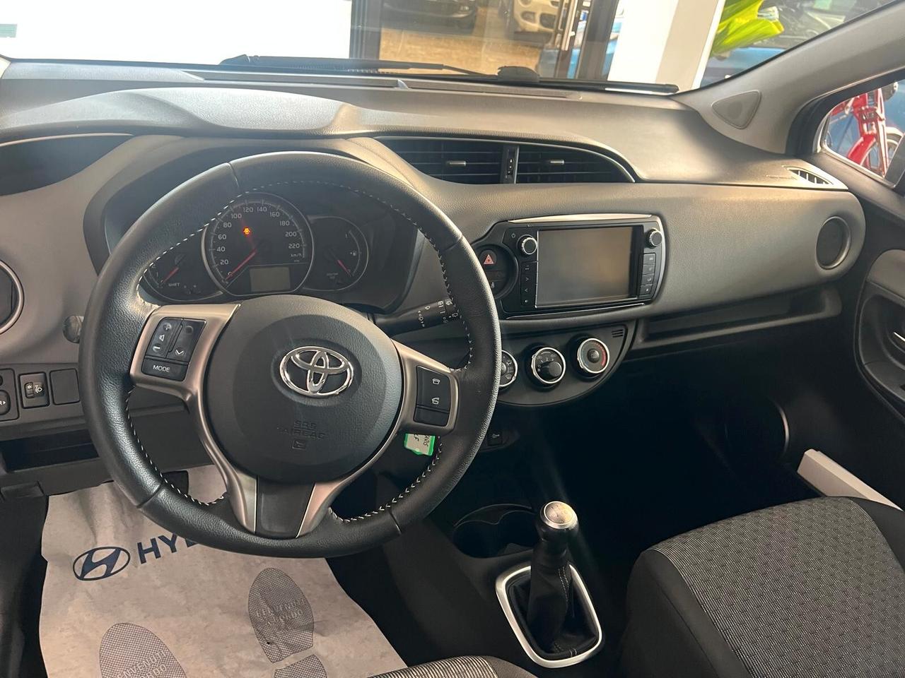 Toyota Yaris 1.3 3 porte Active