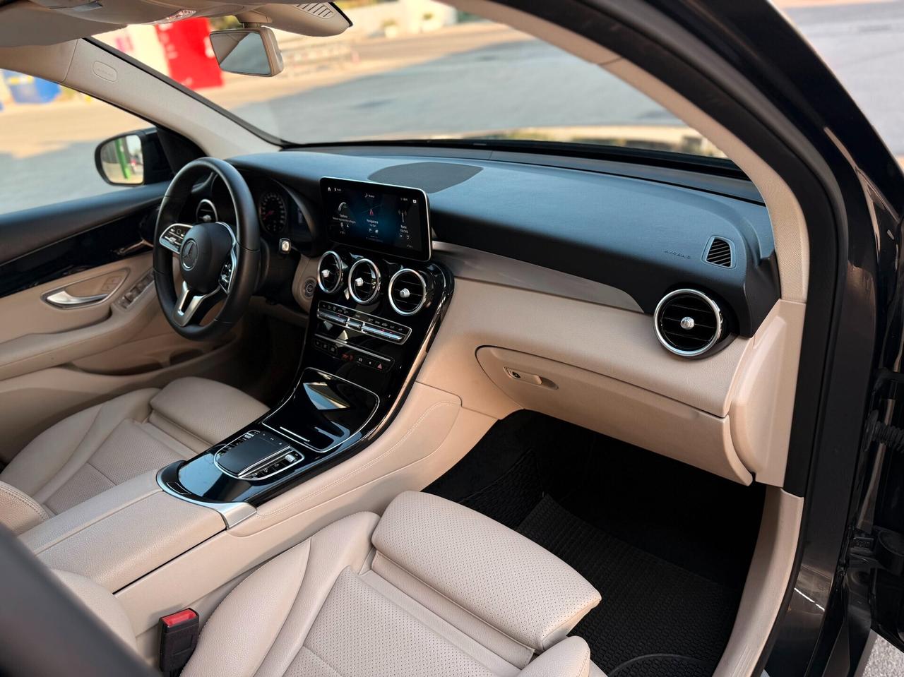 Mercedes-benz GLC 300 d 4Matic Sport TOTAL BLACK