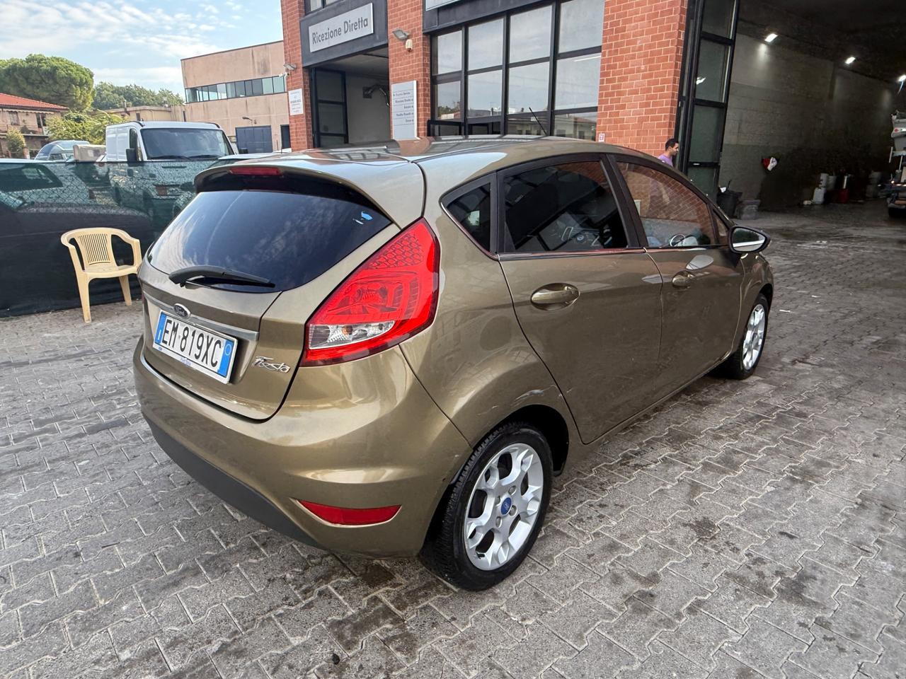 Ford Fiesta Ikon 1.4 TDCi 70CV 5 porte