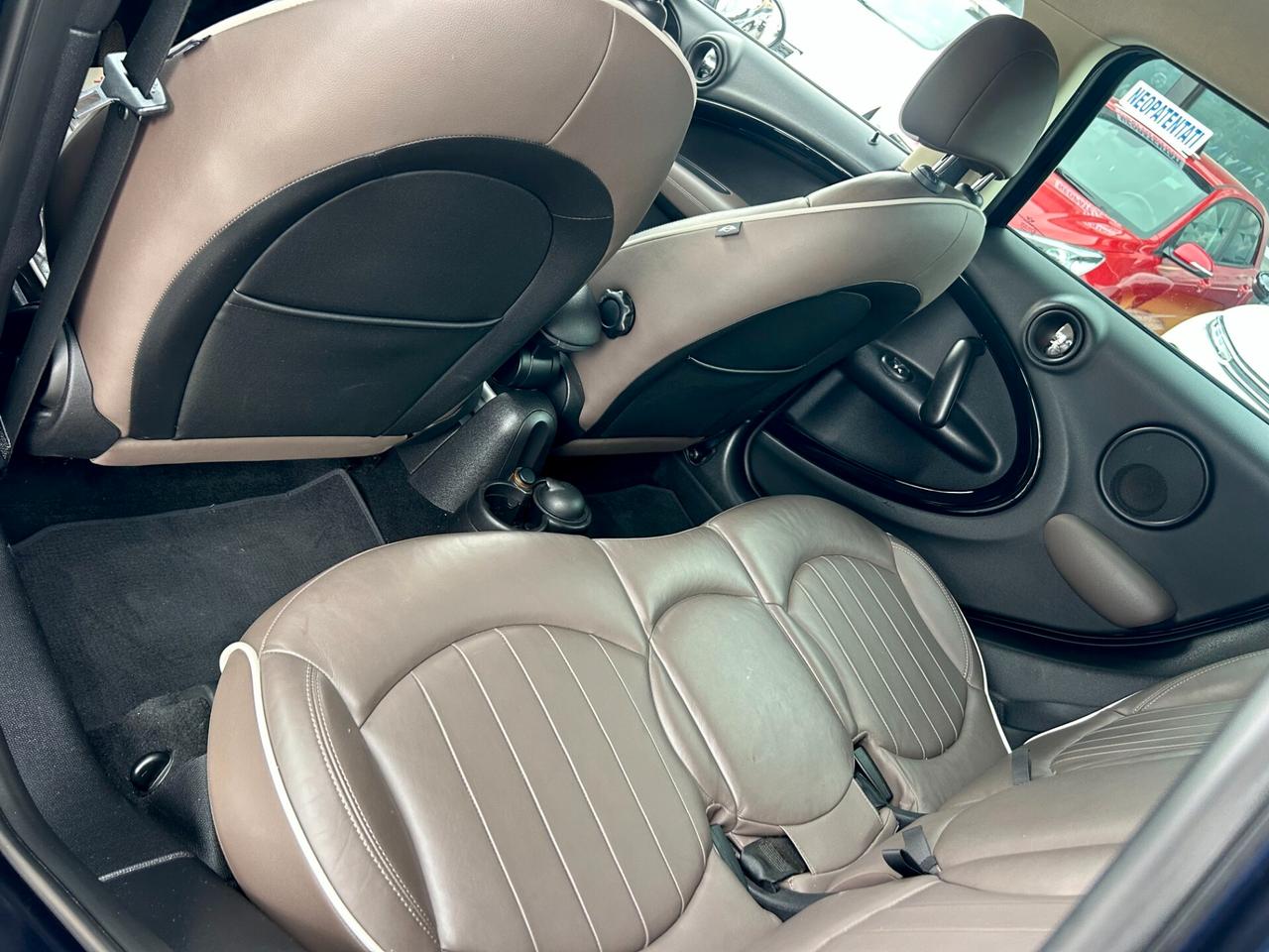 " UNA CHICCA " Mini 2.0 Cooper D Countryman Automat.