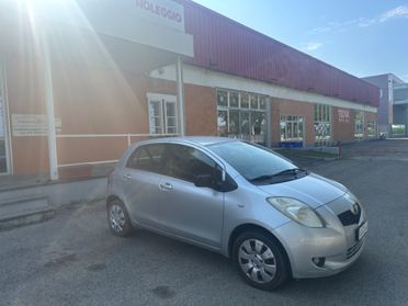 Toyota Yaris 1.0 5 porte