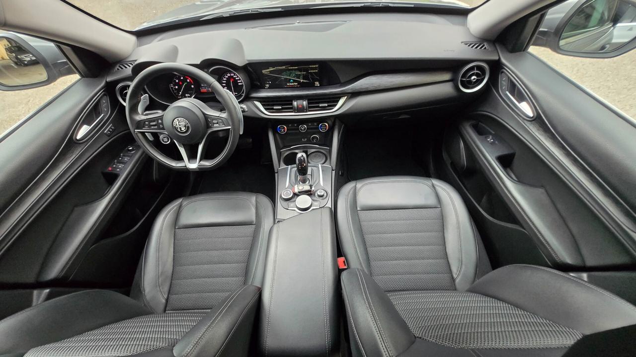 Alfa Romeo Stelvio 2.2 Turbodiesel 210 CV AT8 Q4 Executive