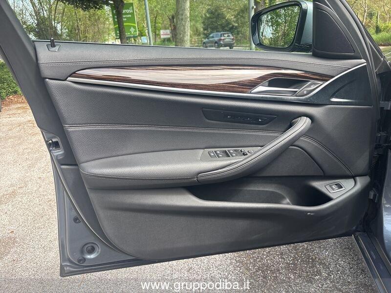 BMW Serie 5 G31 2020 Touring LCI D 530d Touring mhev 48V xdrive Luxury auto